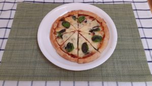 鹿児島 デイサービス スター倶楽部のおやつは「手作りピザ」